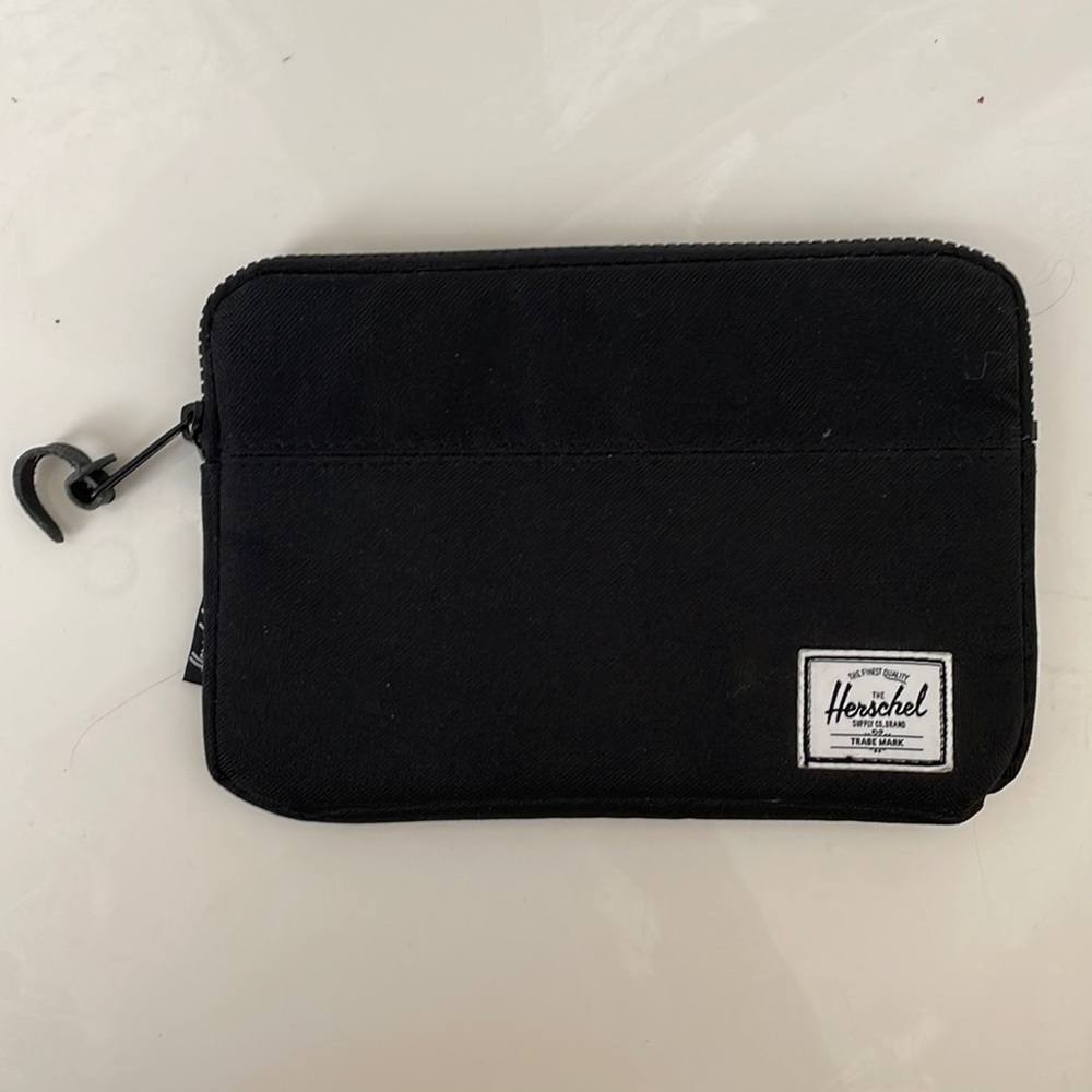 Herschel Anchor Sleeve zipper pouch
